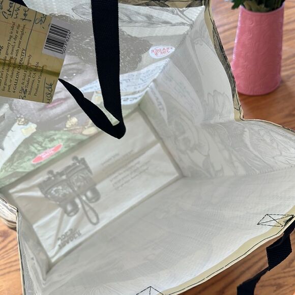 Trader Joe’s Plastic Reusable Shopping Tote Bag 6 Gallon Collectible Corn - Picture 4 of 15